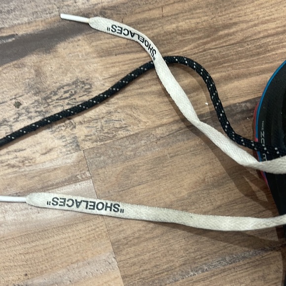 Off white nike sneakers, used size 8 women’s - Picture 4 of 5